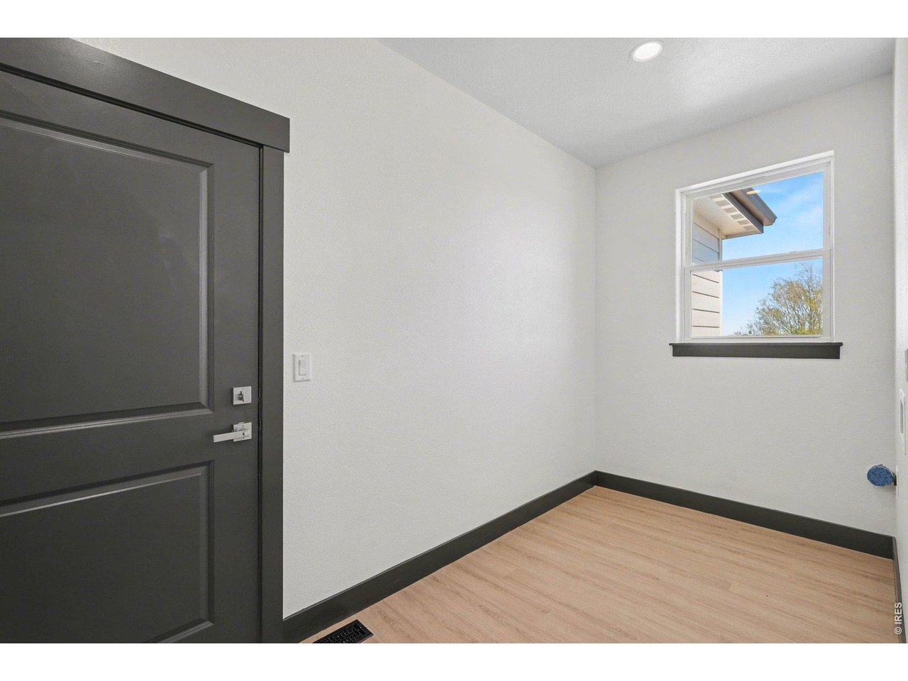 16505 Fairbanks Ct N