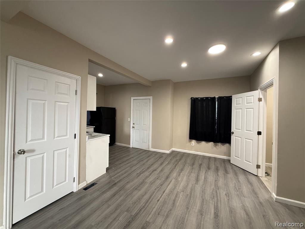 15344 Dexter Avenue