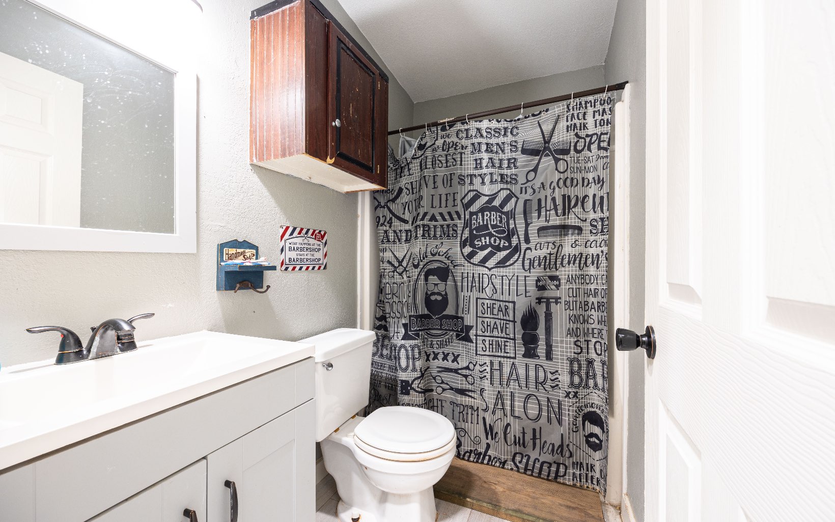 605 NE Governor Ave.