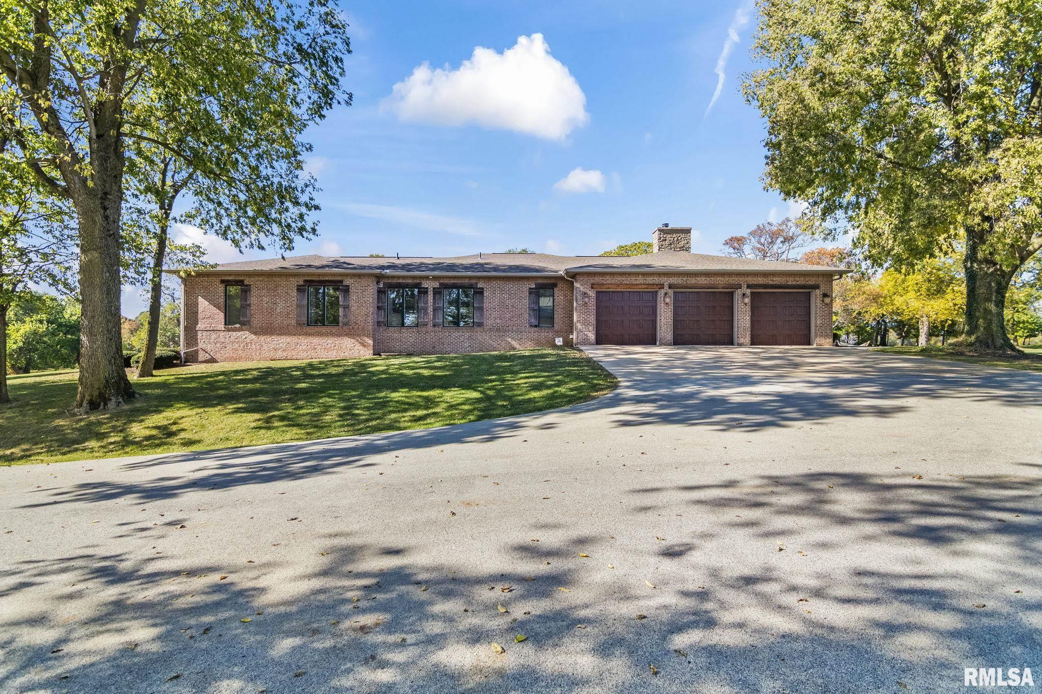 6263 Bunker Hill Road, New Berlin, Illinois — listed at $1,200,000