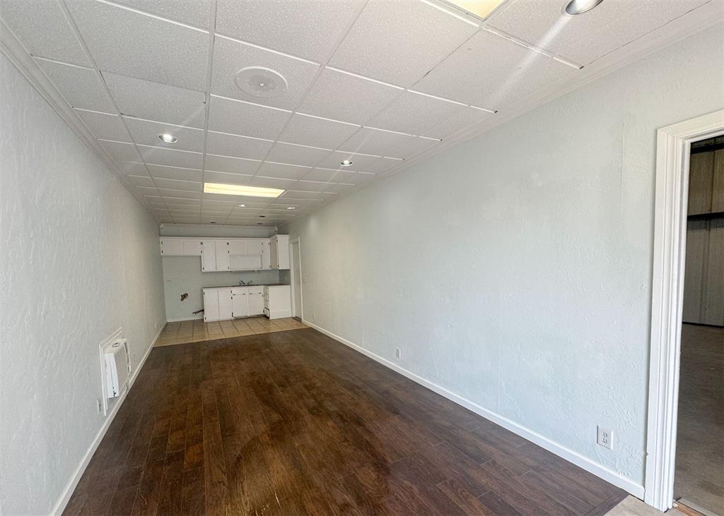 Property Highlights:Size: 1,200 SF MOLLayout: 1/3 MOL Office, 2/3 MOL WarehouseFeatures:-Kitchenette in the office space-One restroom-One 10' x 10' overhead door-Heated warehouse