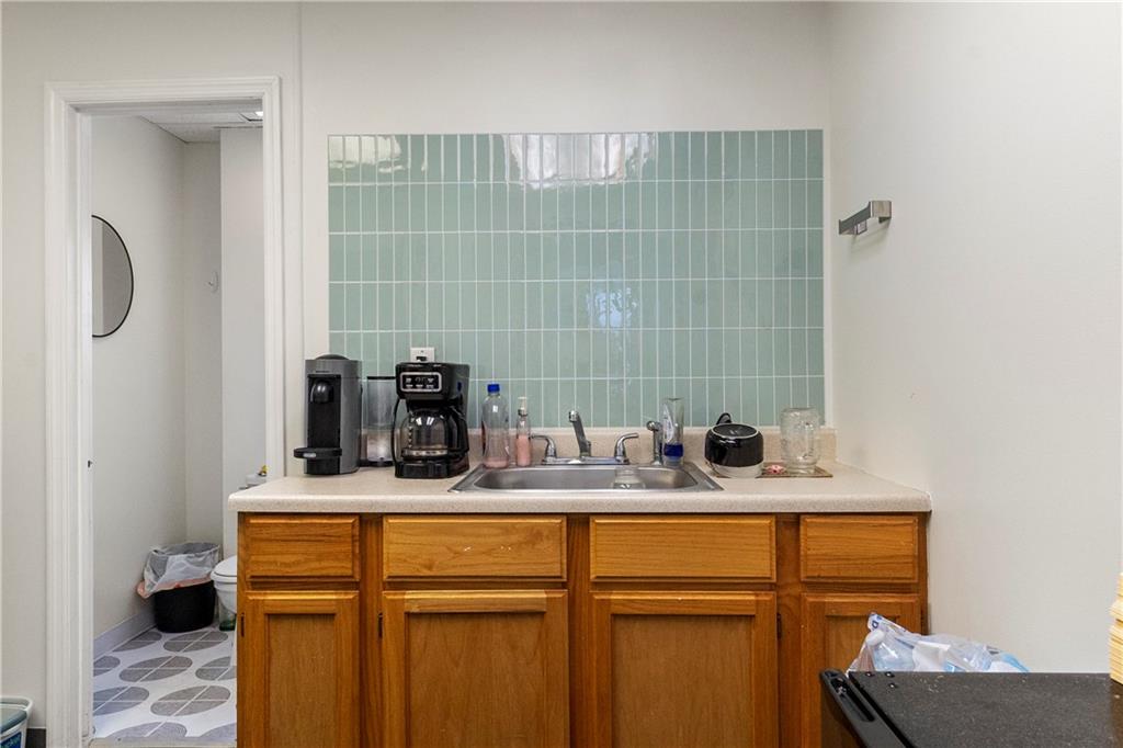 1119-1125 Merriam Lane