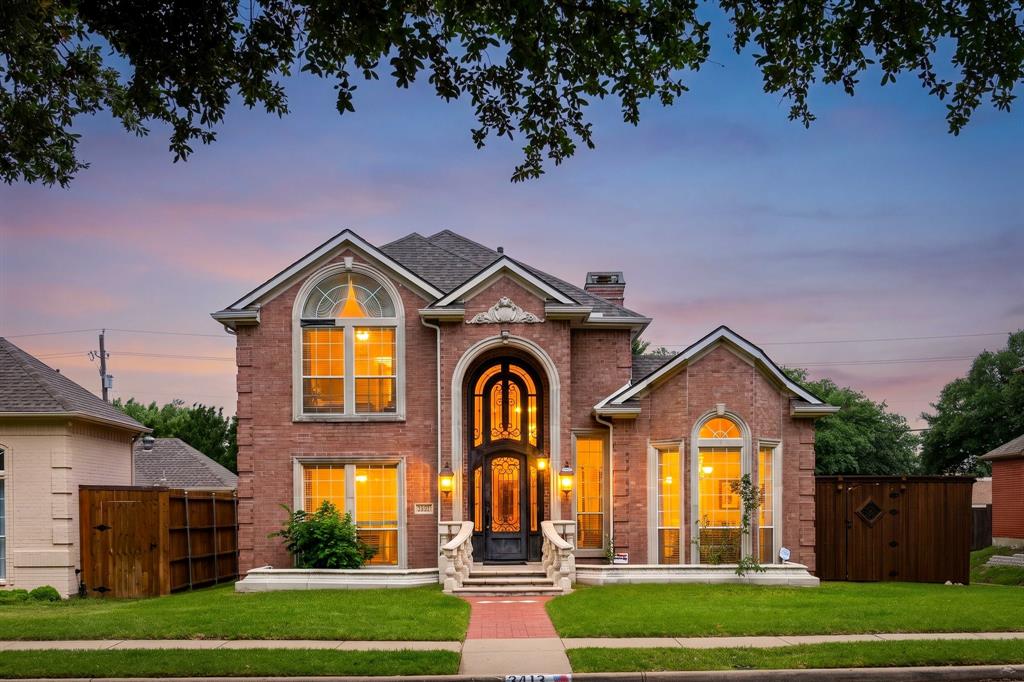 Great Location & Just renovated in Fr! New LVP floor upstairs & downstairs, new paint, new kitchen appliances, new stairs, new bathroom cabinet, and much more.   This is a stunning fully renovated luxury home waiting for it's tenant.  7 minutes driving to Toyota Headquarter, 3 minutes driving to Dallas North Tollway,  10-15 minutes walking distance hospital, shopping center, restaurant,  less than 5 miles from Legacy & 121. West Plano Schools including Barksdale Elementary, Renner Middle, Shepton High, and Plano West senior High!!  Tons of upgrades in the house, you will definitely love it.