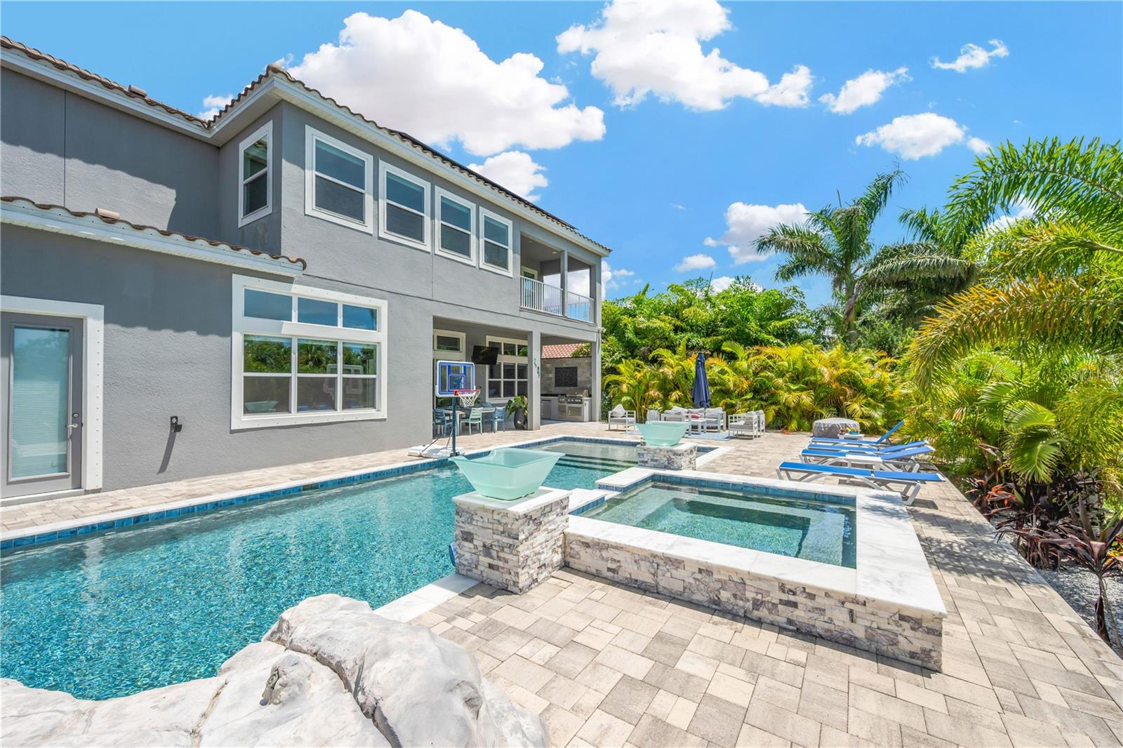 832 Manns Harbor Drive