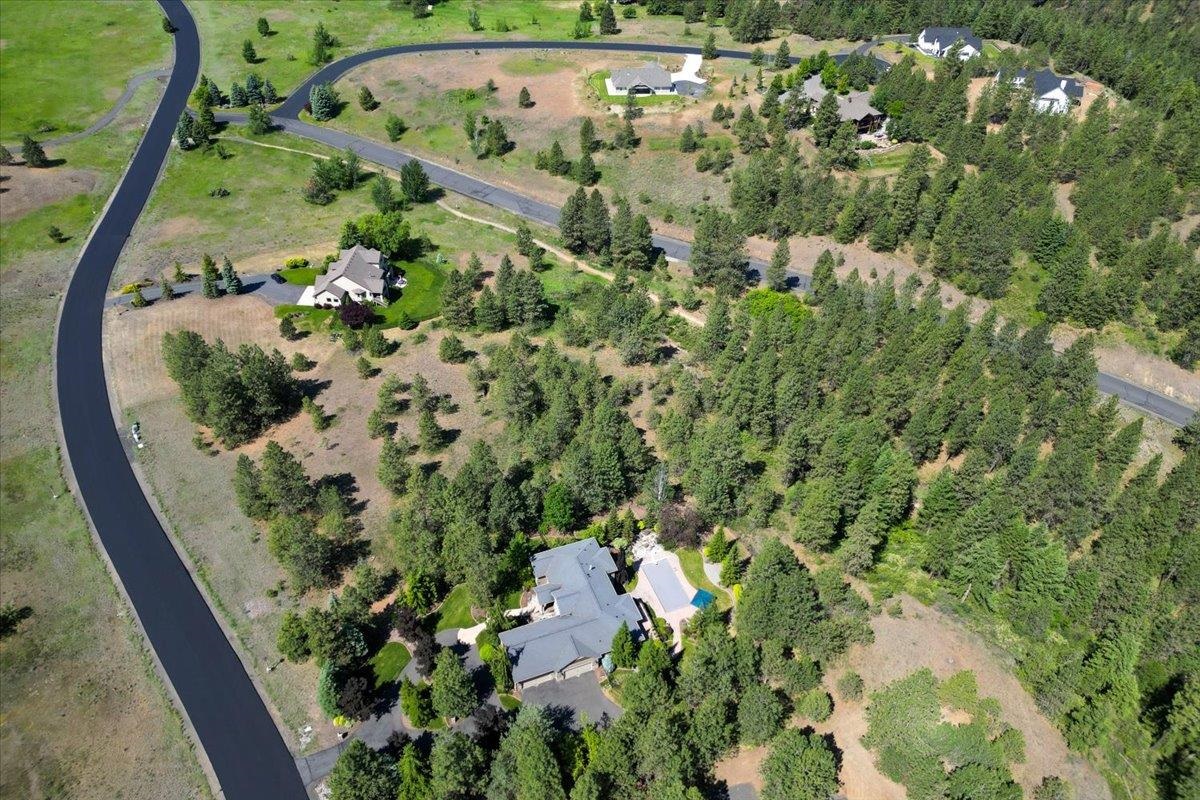 1305 E Wildflower Ln