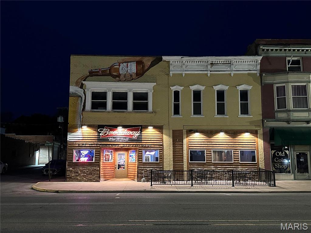 712 Broadway