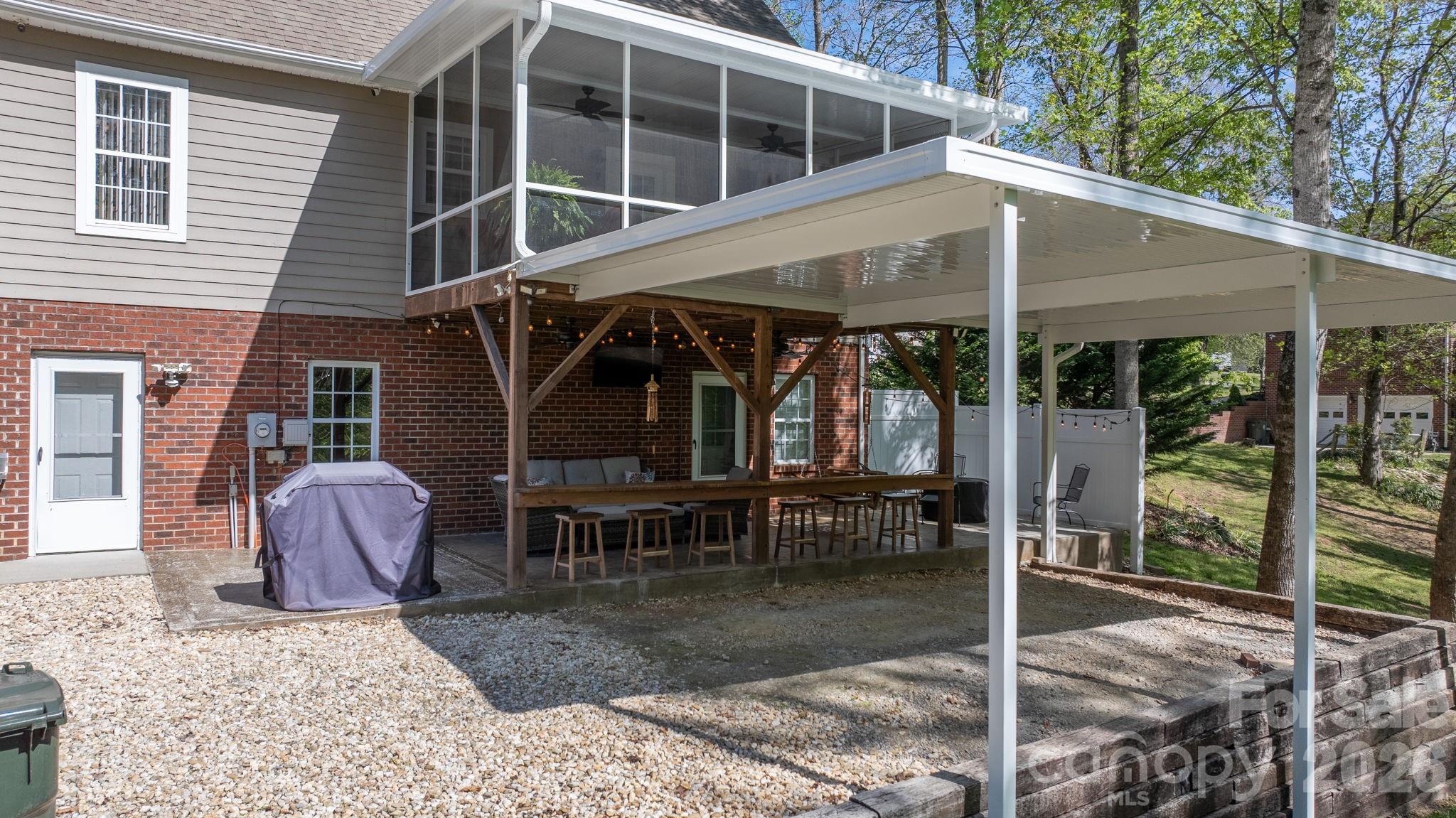 104 Buck Shoals Circle