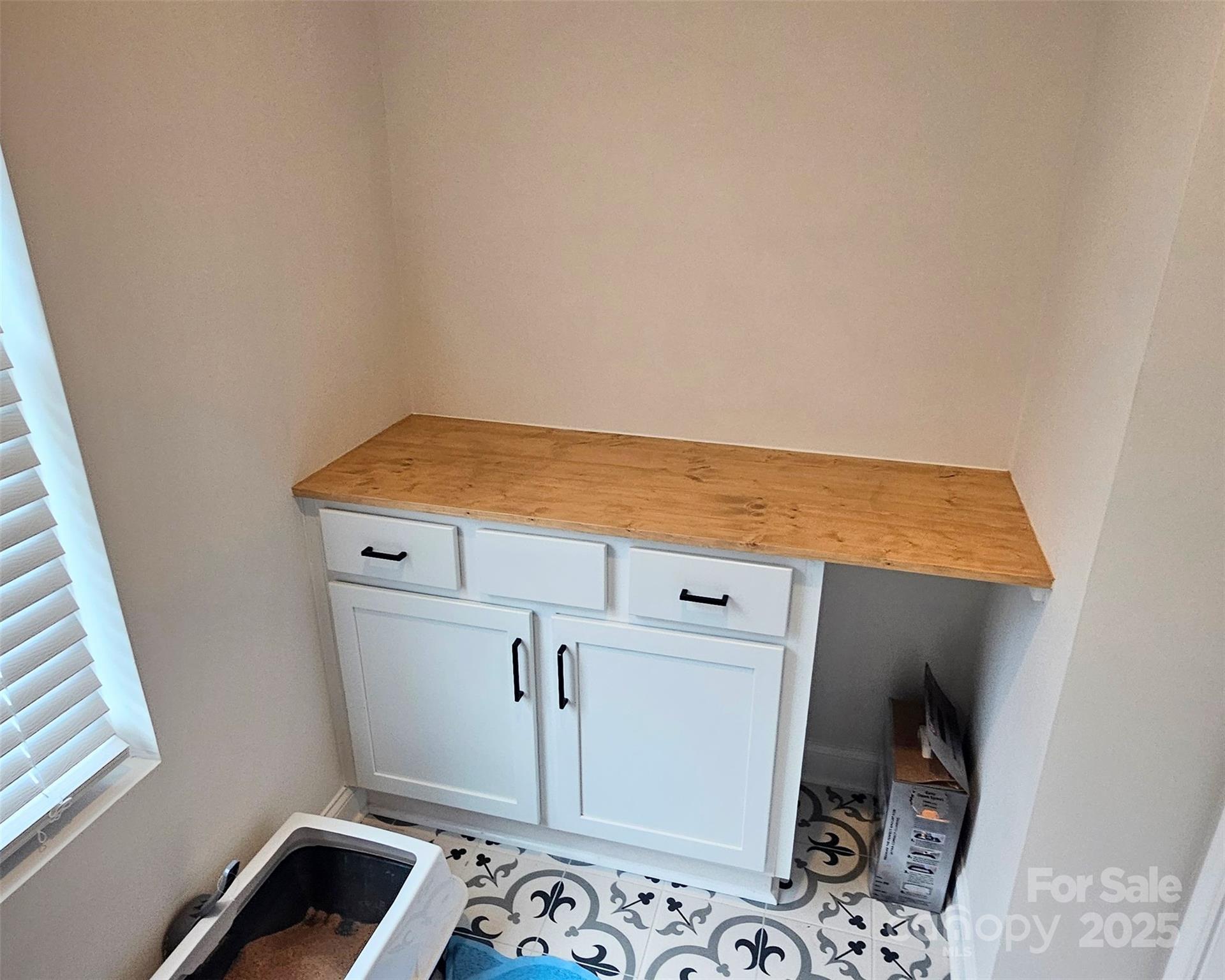 320 Lawrence Gray Road