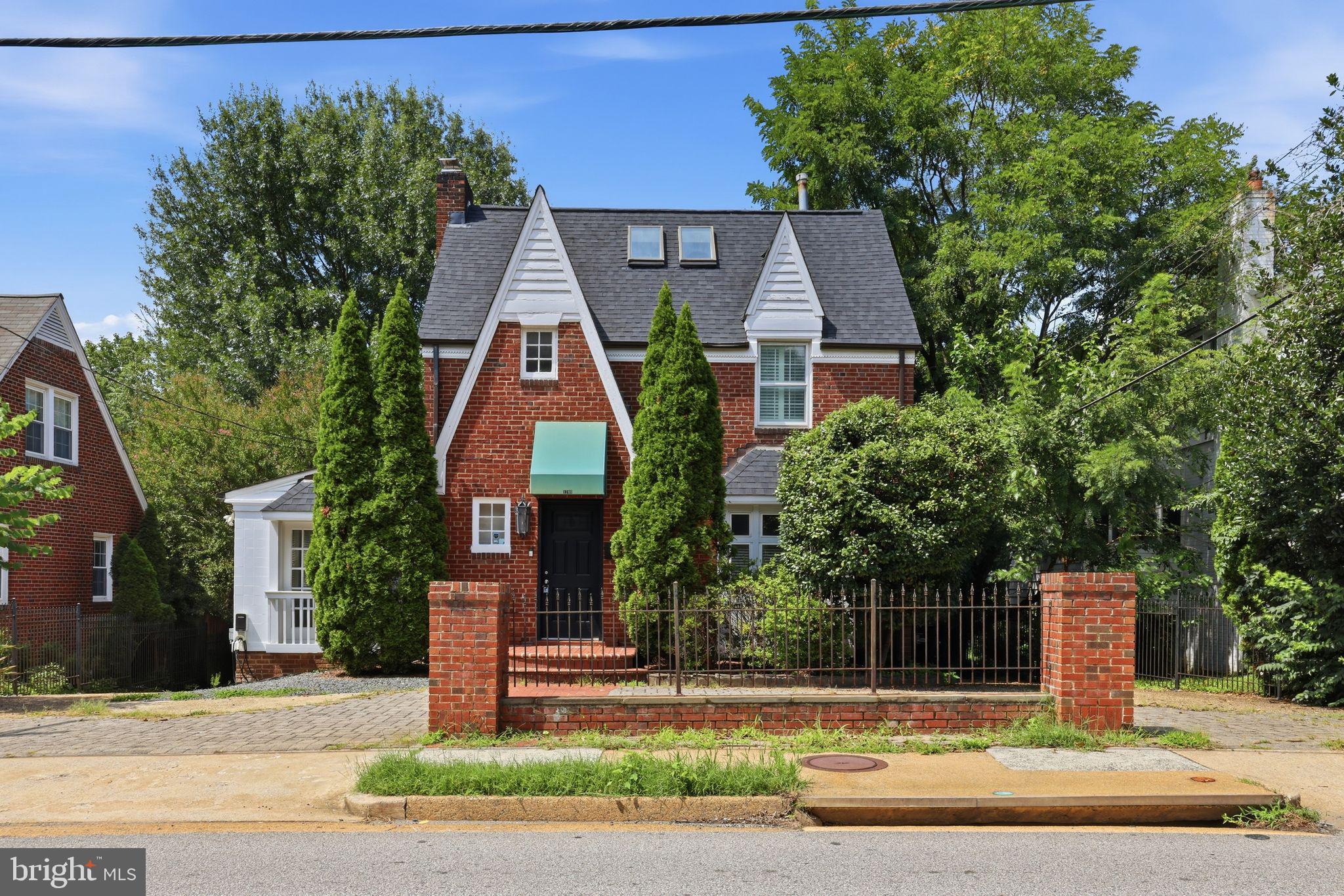1706 N Glebe Road