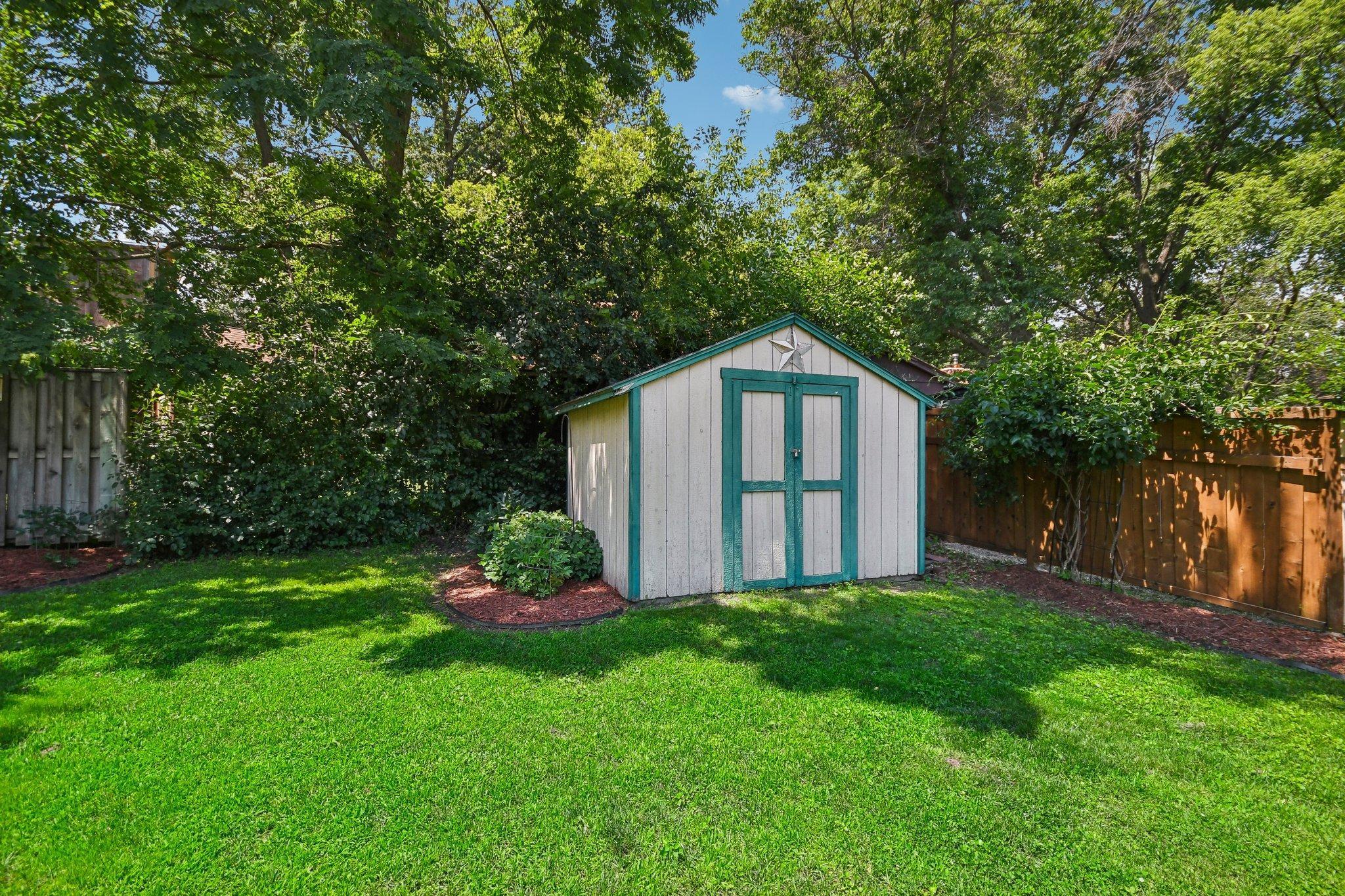 5445 Lakeview Avenue