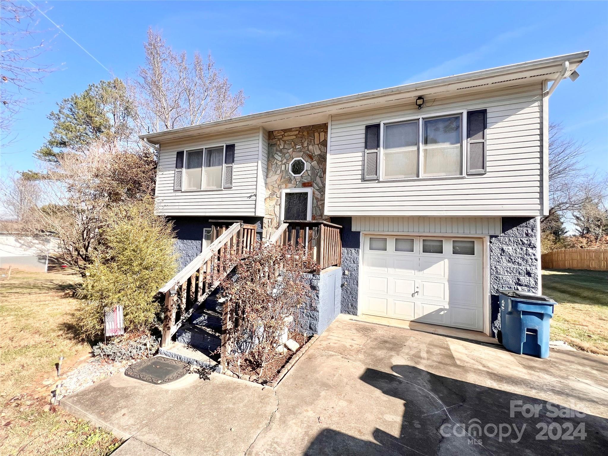 3556 Majestic View Place