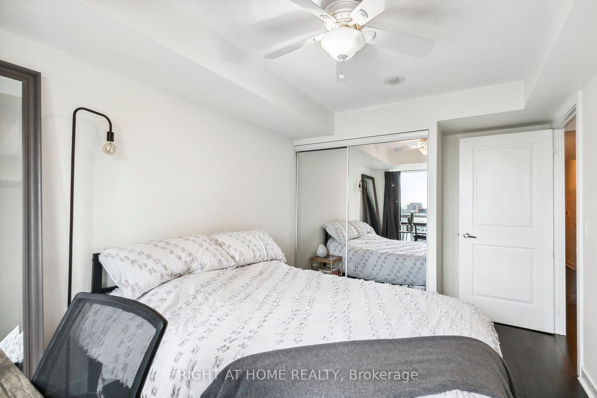 50 Lynn Williams St 1506