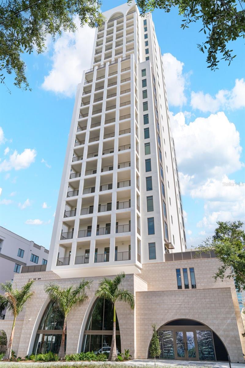 126 4th Avenue NE 2001