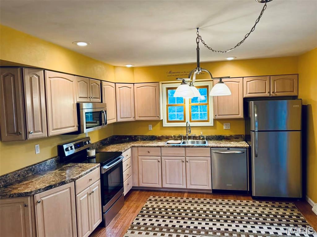 25 Coachlight Drive