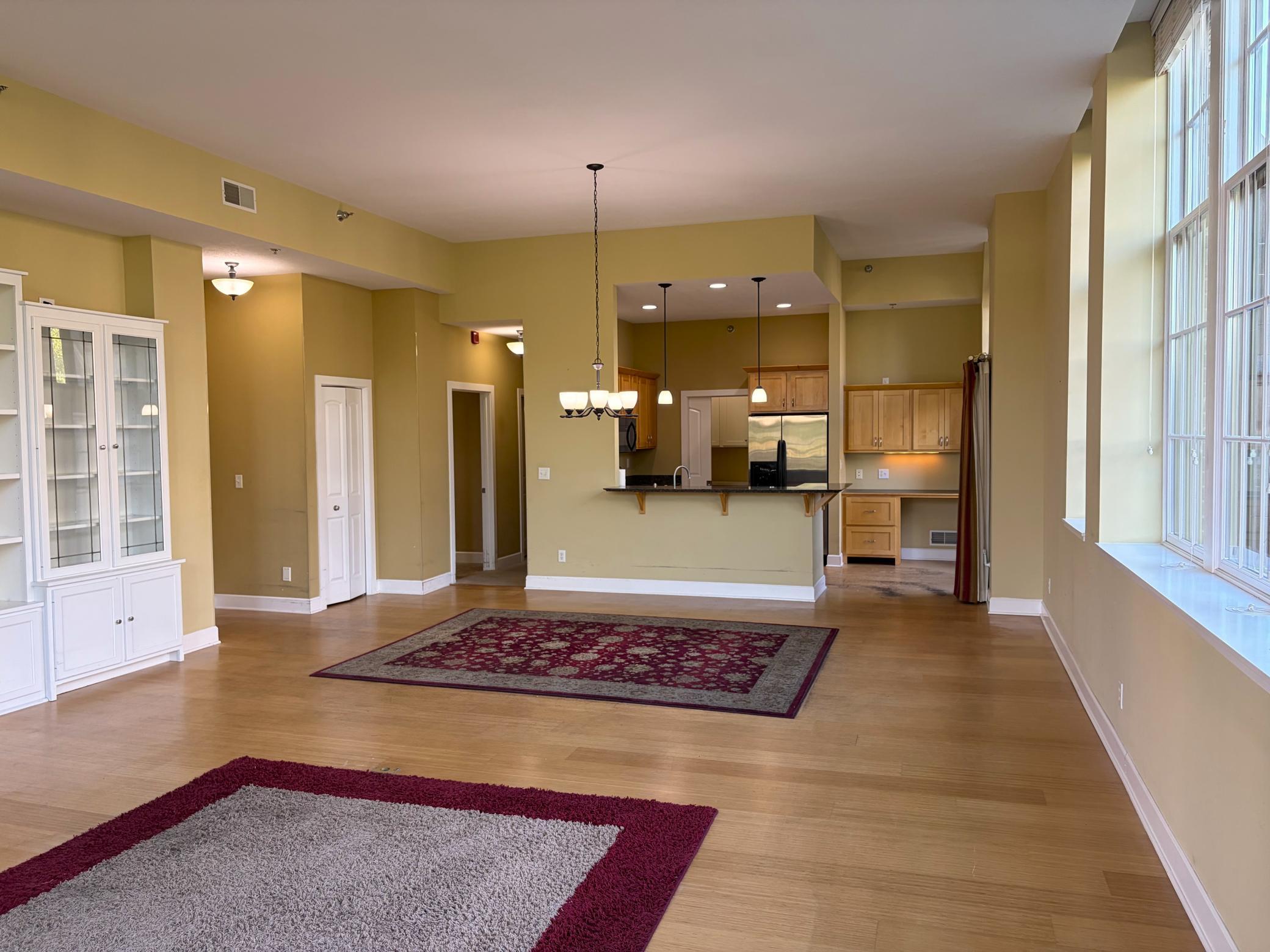 523 East Avenue 102