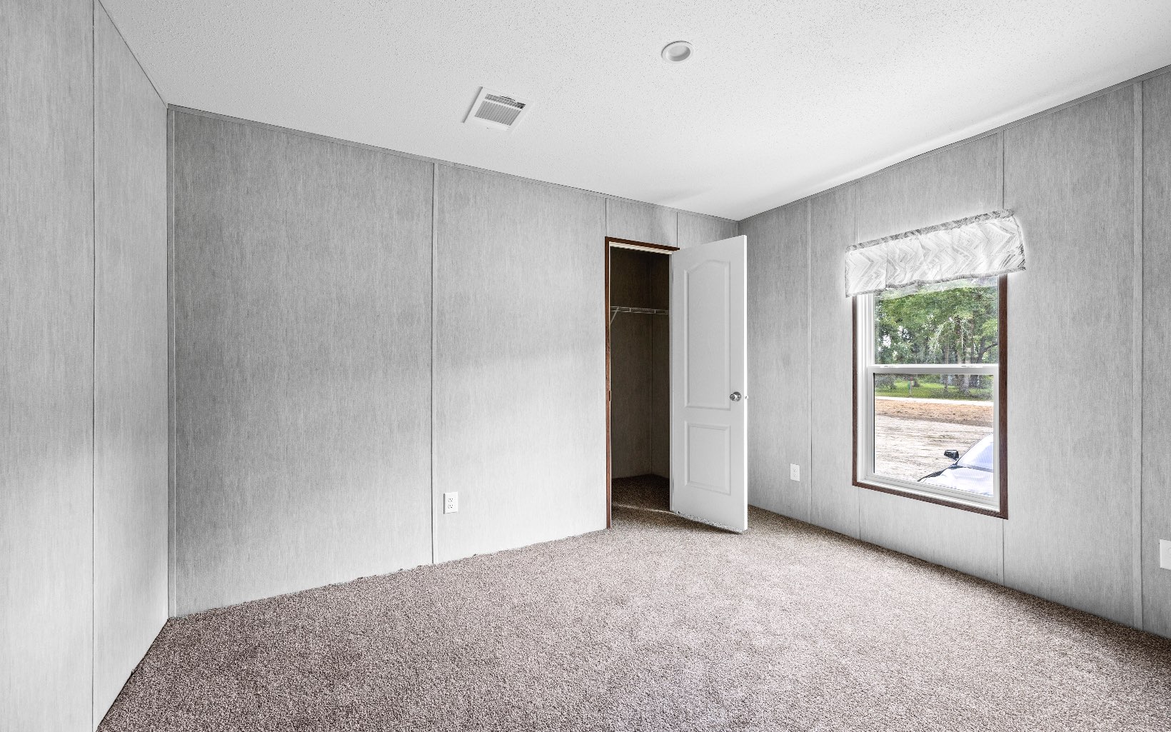 310 NE Weeping Willow Ln