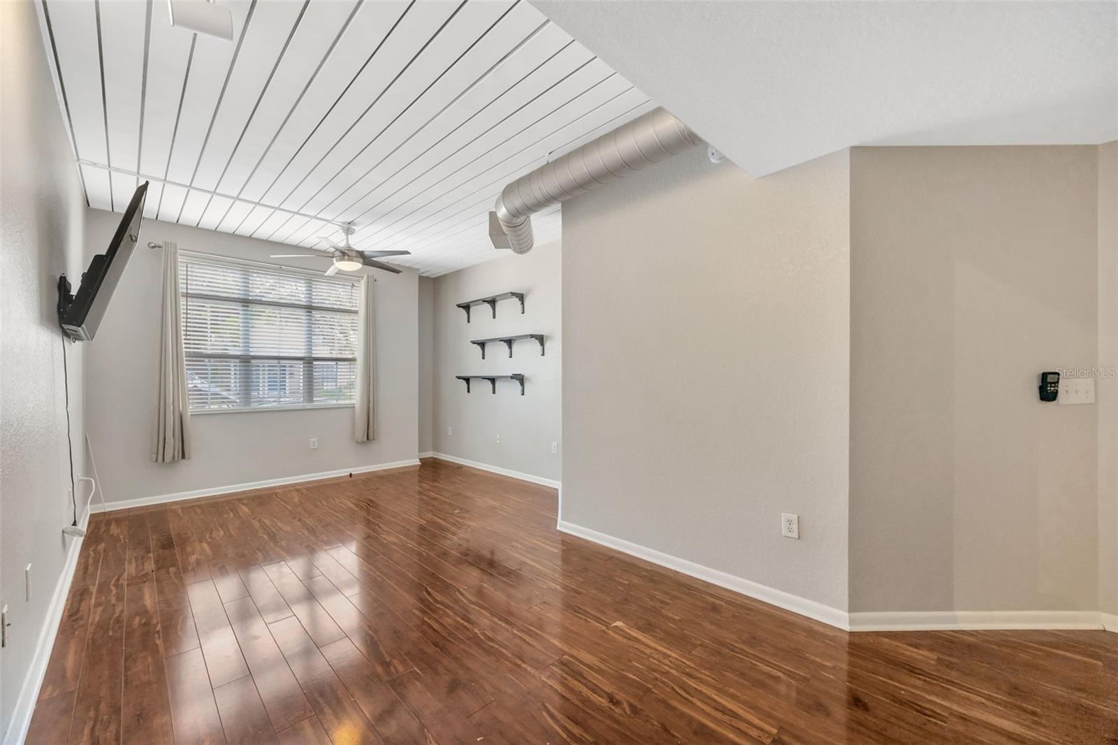 2320 W Azeele Street 317