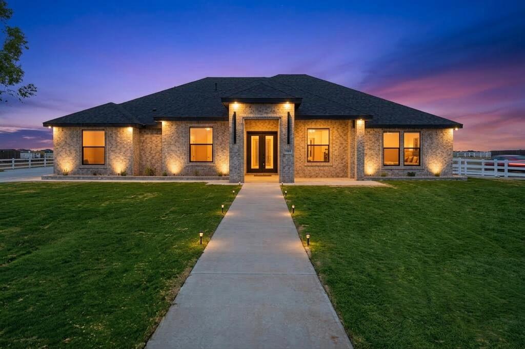 Beautiful Country modern move-in ready home on 1.02 acres! 4 bedrooms, 3 full baths, 1 half.  Tile in common areas, carpet in bedrooms. Spacious 2-car garage, back patio. Great layout and thoughtful upgrades throughout!  Ready for you to call home!!!
