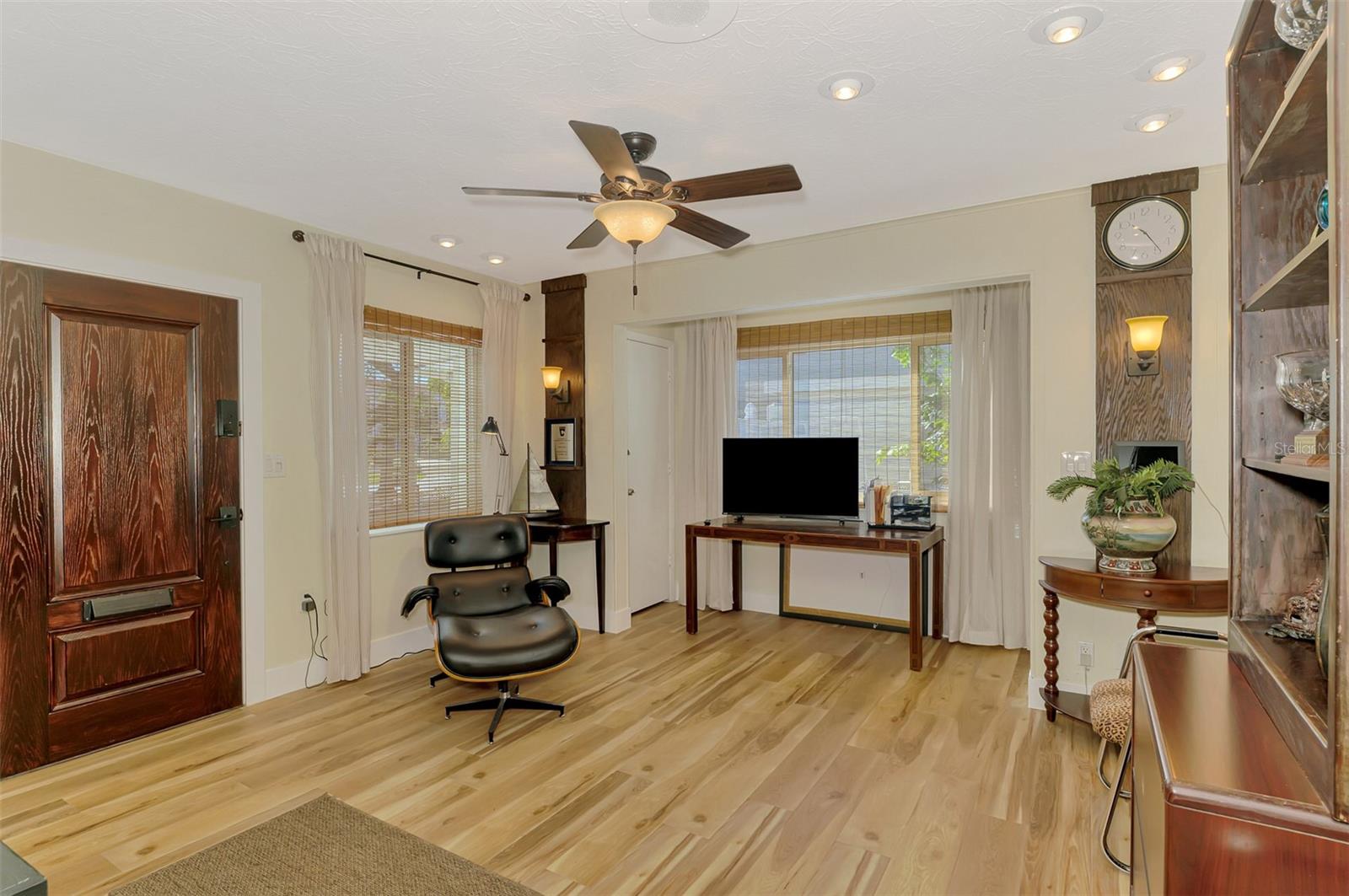 400 Nokomis Avenue S