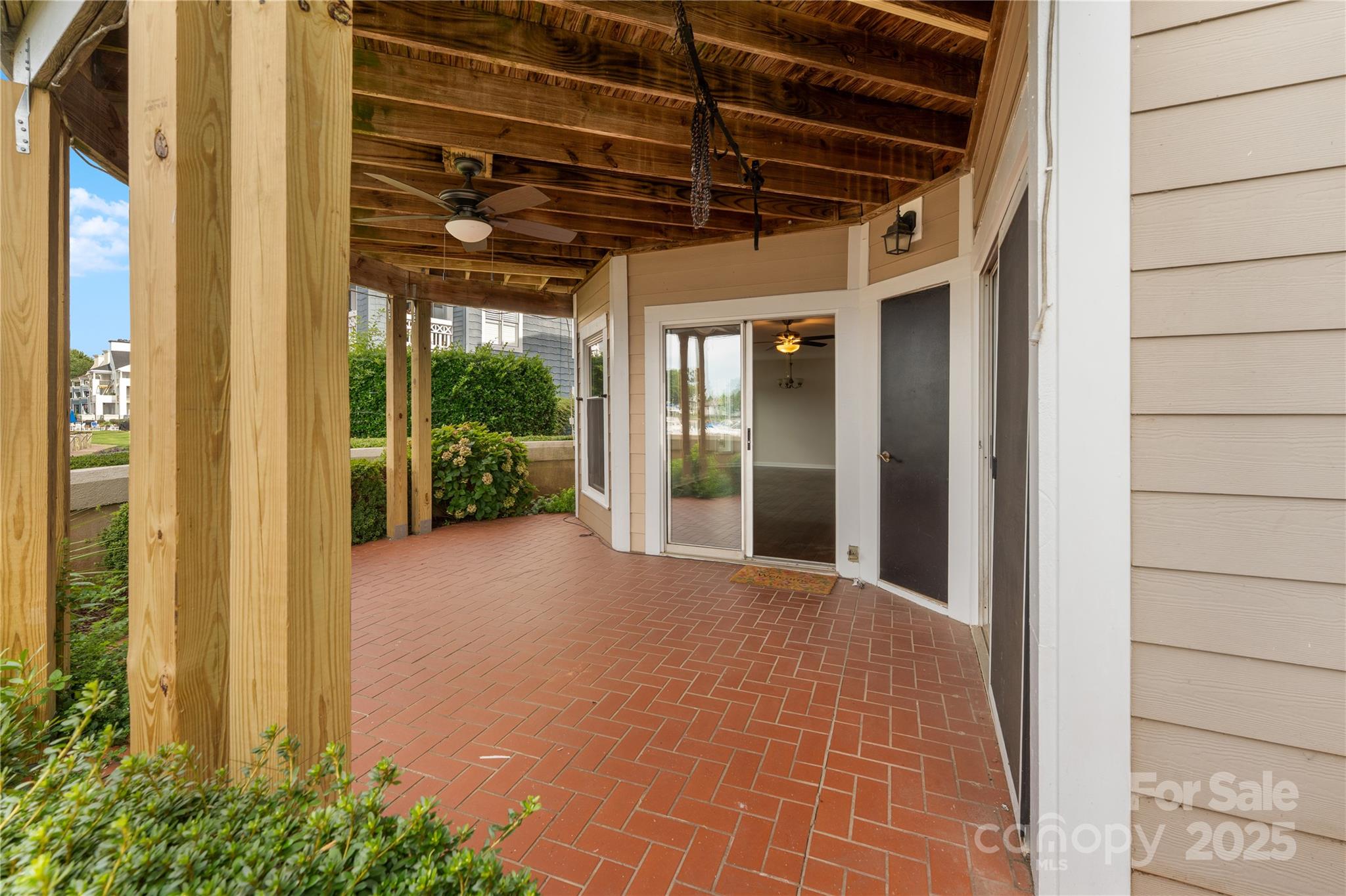 18647 Vineyard Point Lane