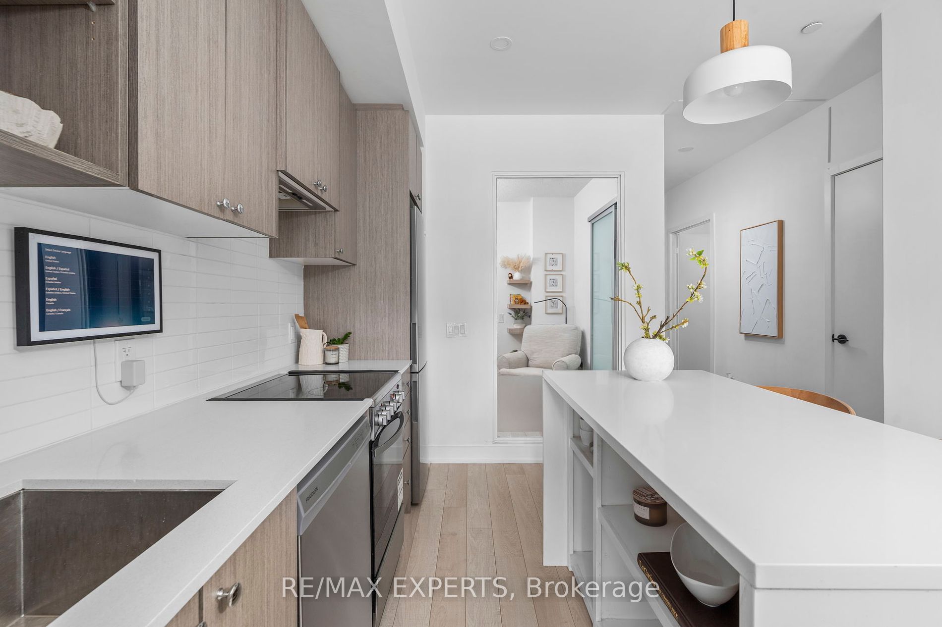 50 George Butchart Dr 102