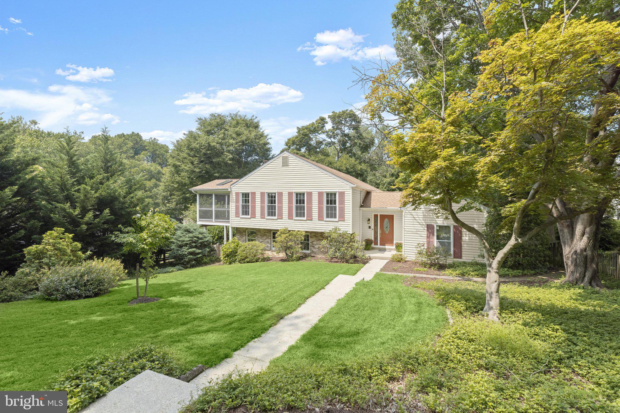 5285 Corncockle Court
