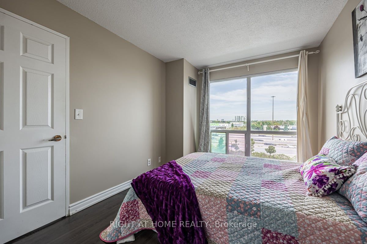 18 Lee Centre Dr 501