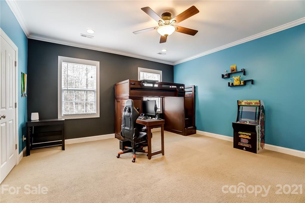 12058 Pelican Court