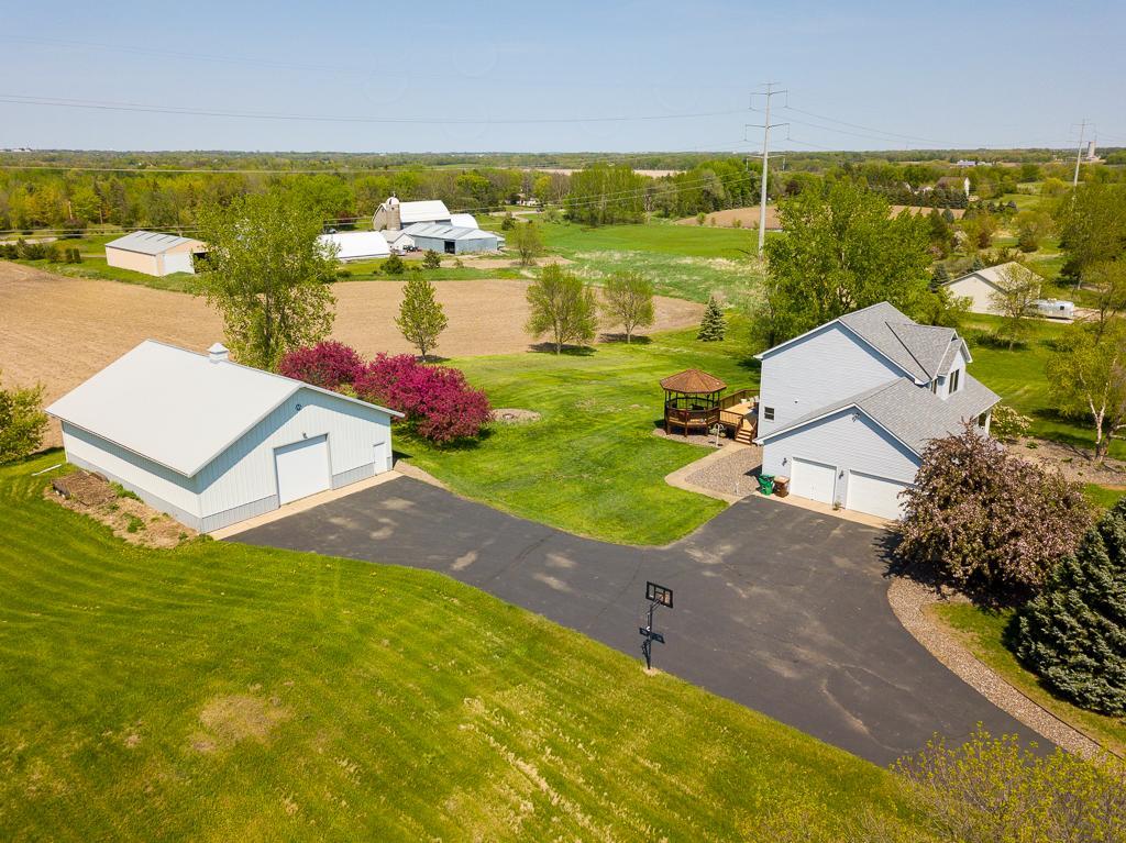 21060 Sunnyhill Lane