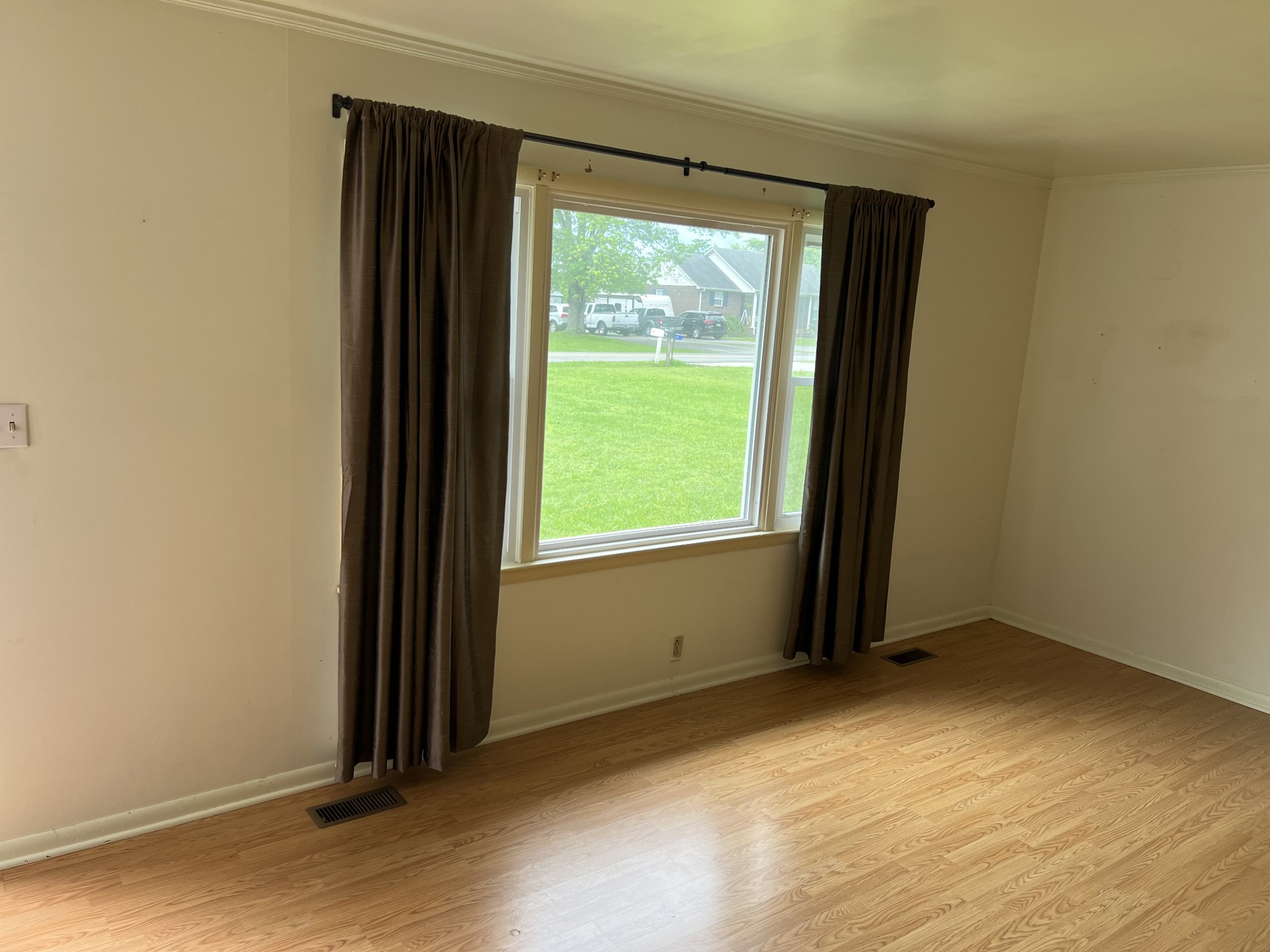 350 Lagoon Dr