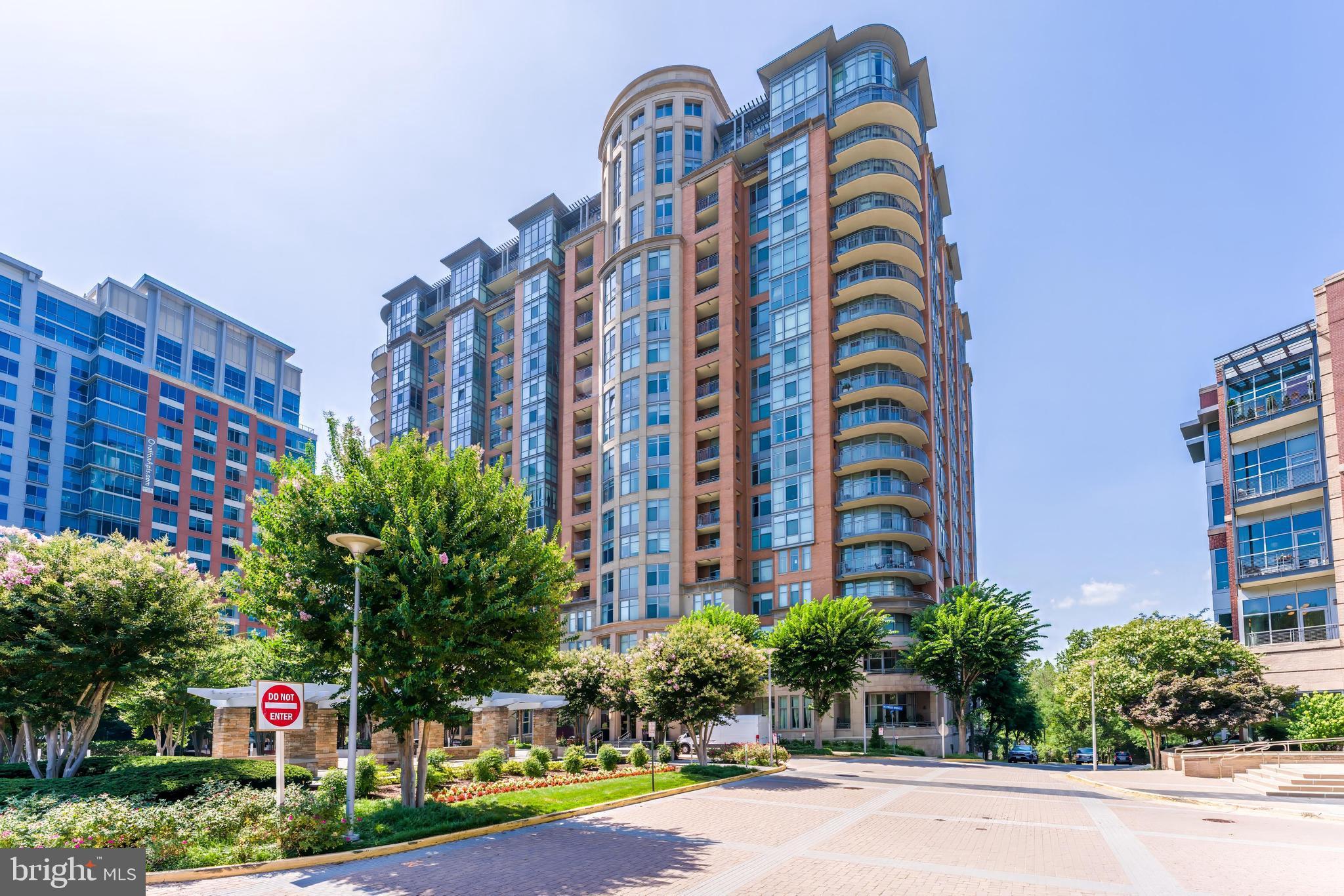 8220 Crestwood Heights Drive 105