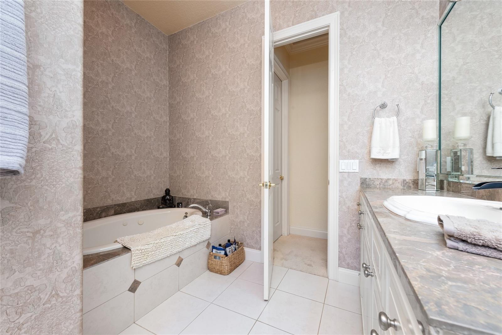 6221 Blakeford Drive