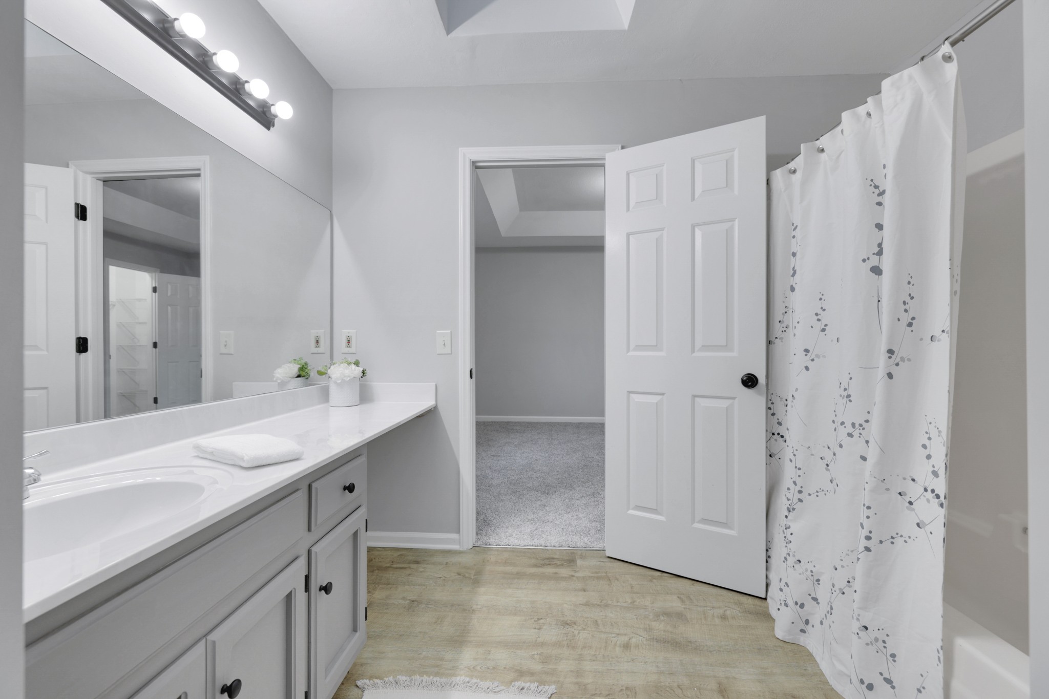 304 Hillside Ct