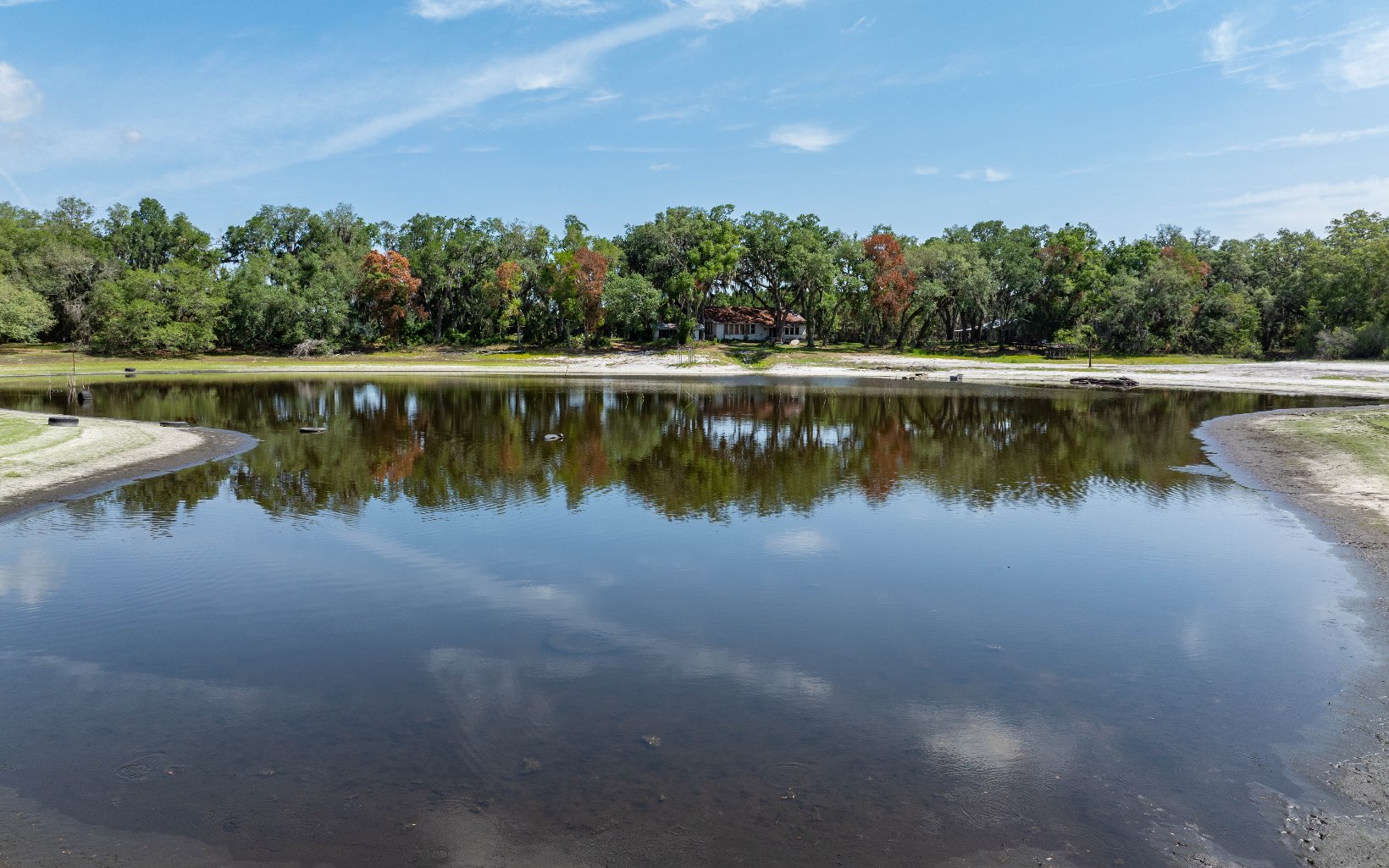 291 SE Lakeview Dr