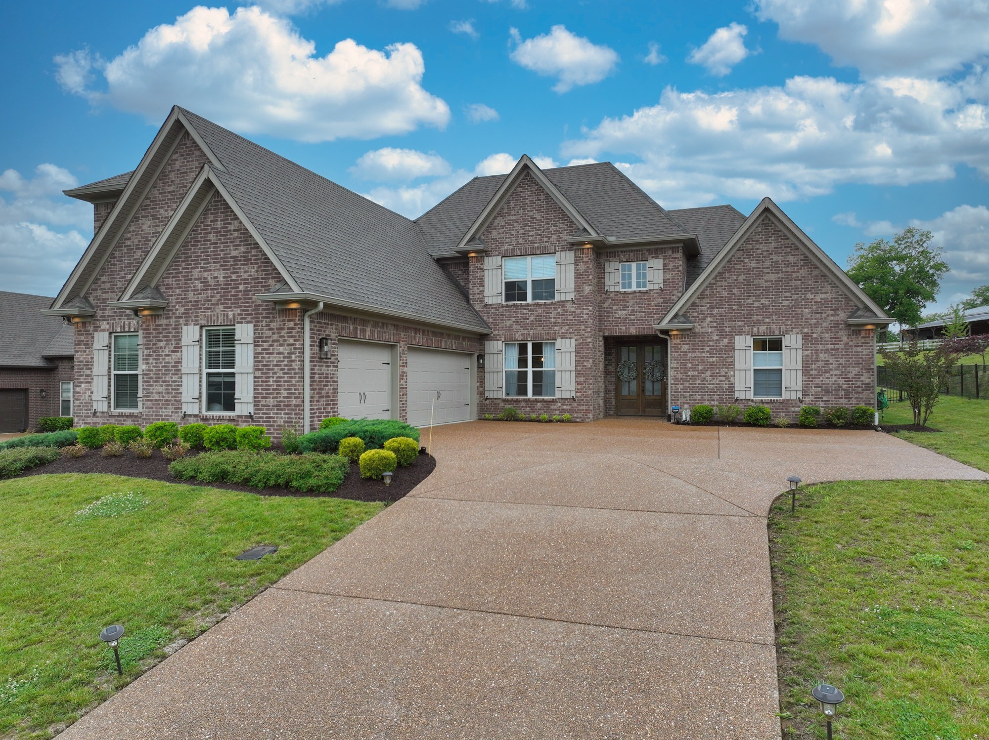 963 Luxborough Dr