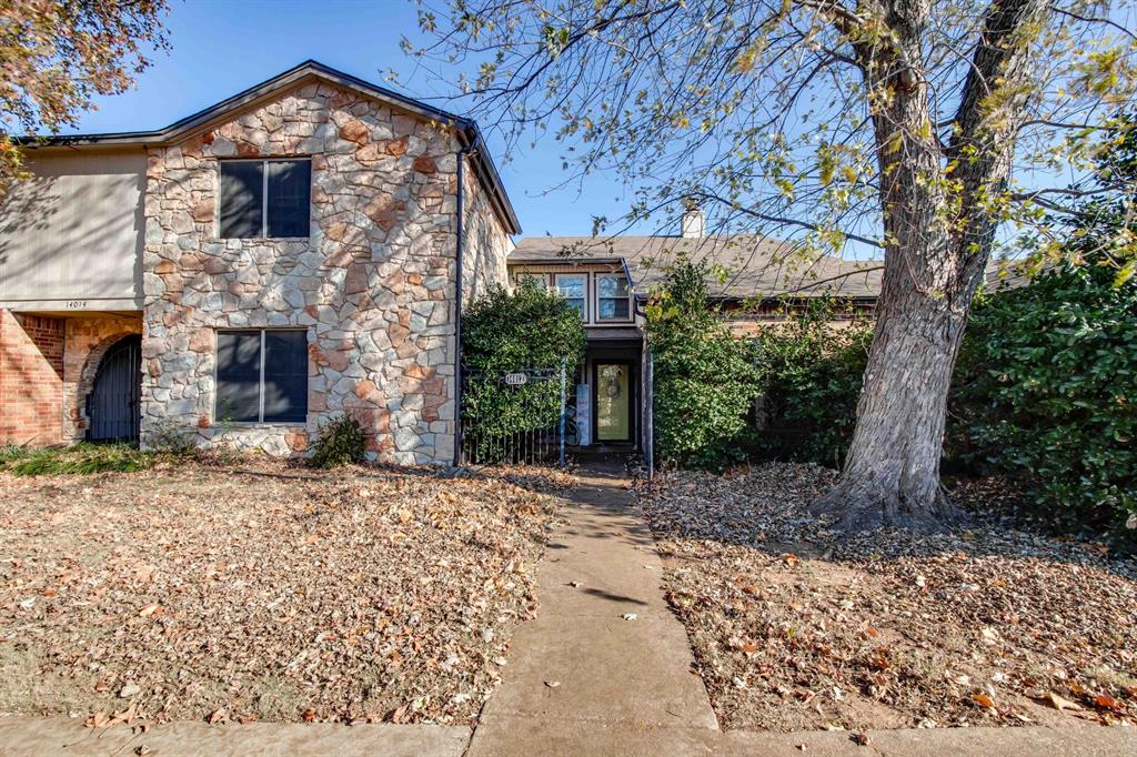 Charming Edmond Townhome in a Prime Location! Welcome to this beautifully maintained townhome in the heart of Edmond, offering comfort, convenience, and low-maintenance living. Located in a quiet, well-kept community, this home has updates that include a new roof in 2020, HVAC replaced in 2023 and new flooring on the first floor. Step outside to a private patio area that has been fully upgraded with turf—perfect for morning coffee, container gardening, or unwinding in the evenings. Amenities include outdoor pool, playground, clubhouse, basketball court and a tennis court. The community offers easy access to shopping, restaurants, top-rated Edmond schools, and major highways for an effortless commute. Whether you’re a first-time buyer, downsizing, or seeking an investment property, this townhome combines comfort, practicality, and a fantastic Edmond location. Don’t miss this one!