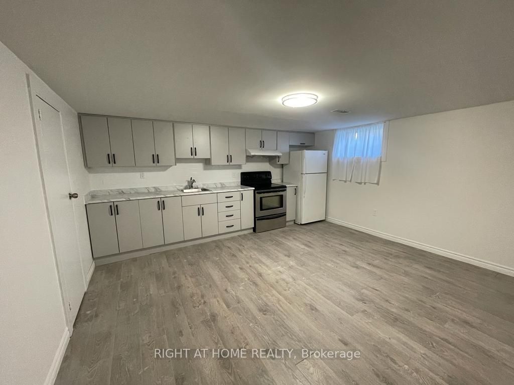 153 Rose St