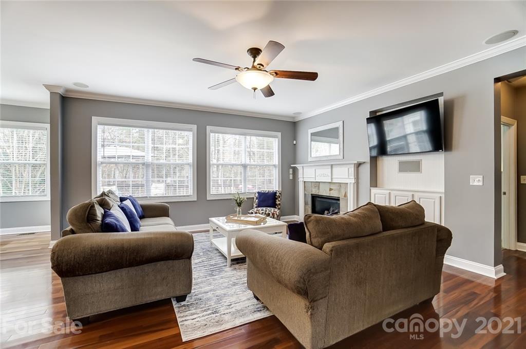 12058 Pelican Court