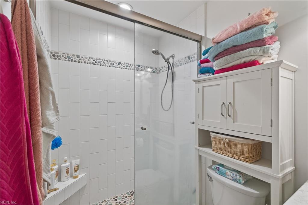 810 E Ocean View Avenue 201