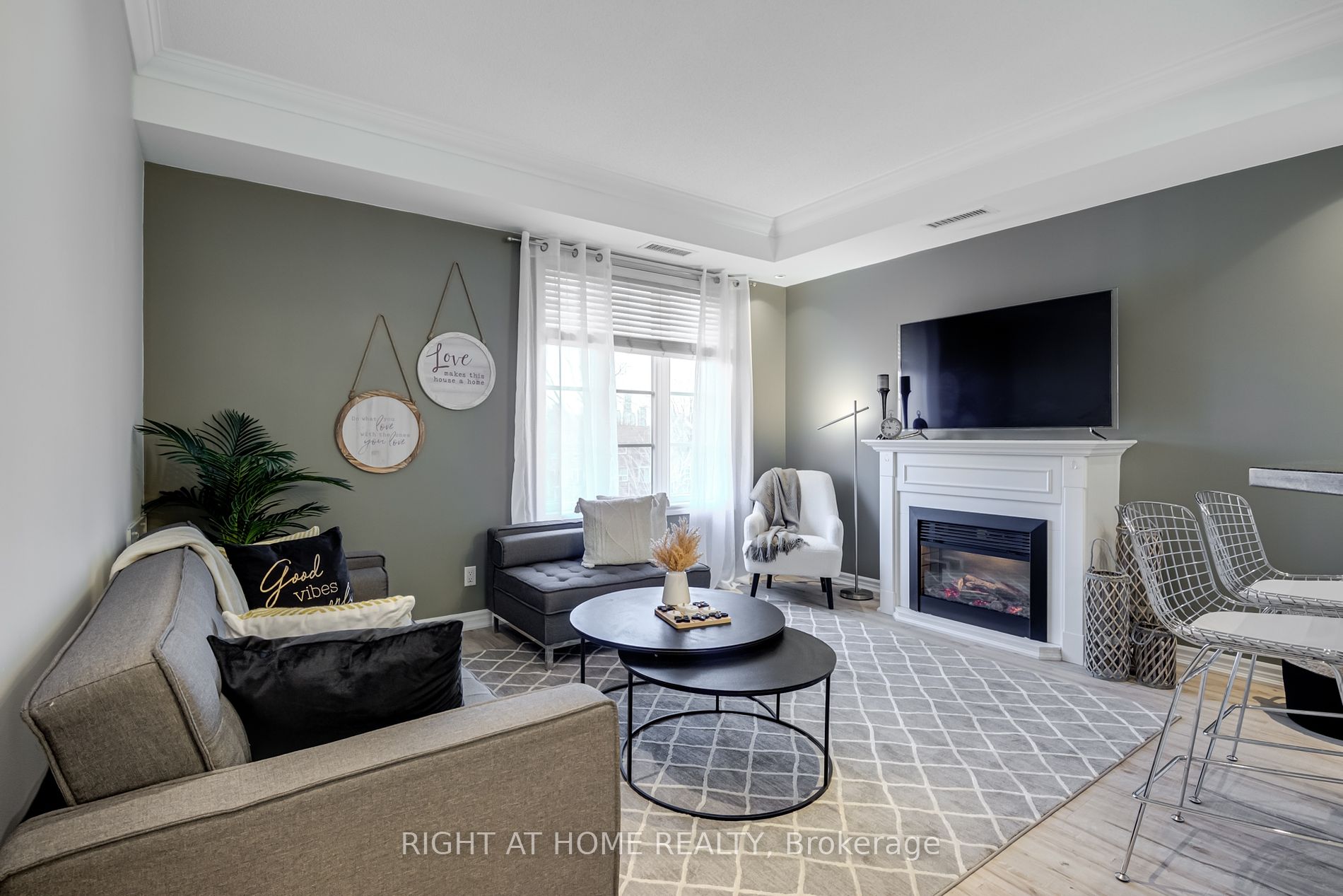 3351 Cawthra Rd 318