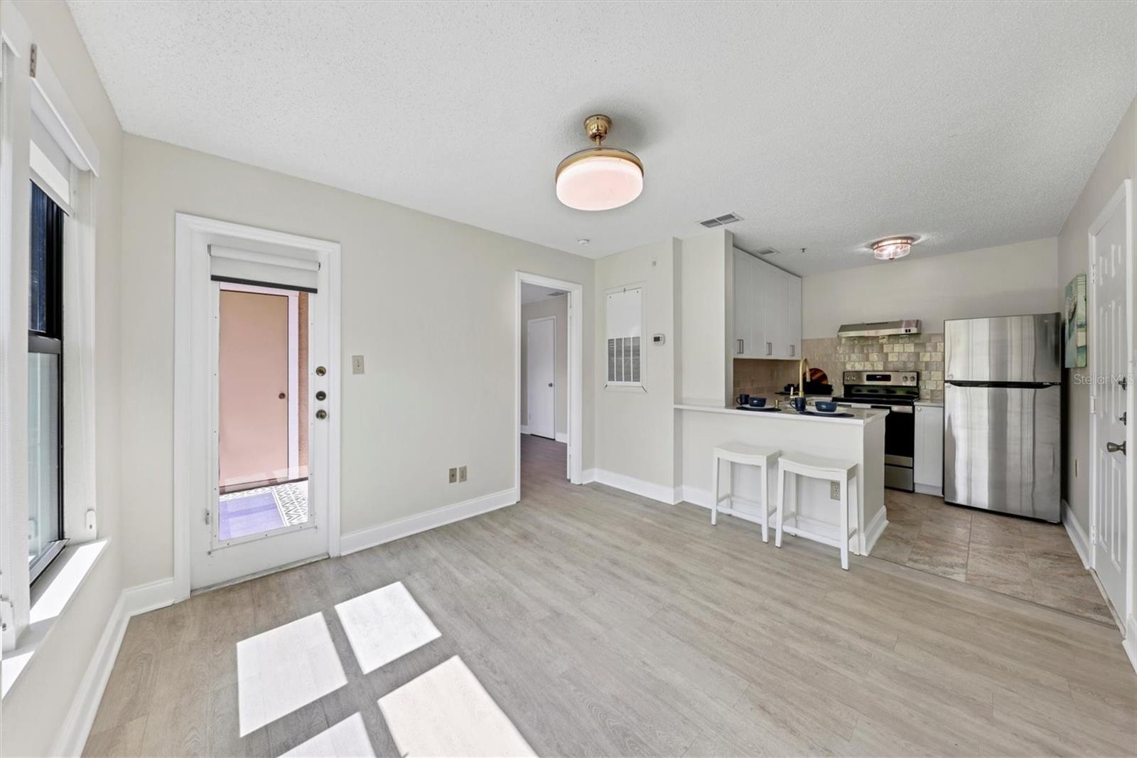 4020 Crockers Lake Boulevard 14