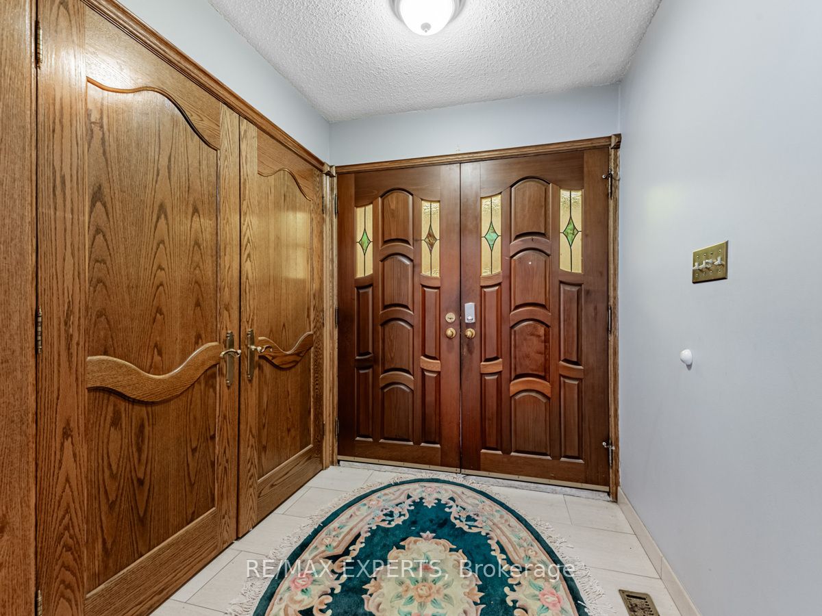 12 Arrowhead Dr