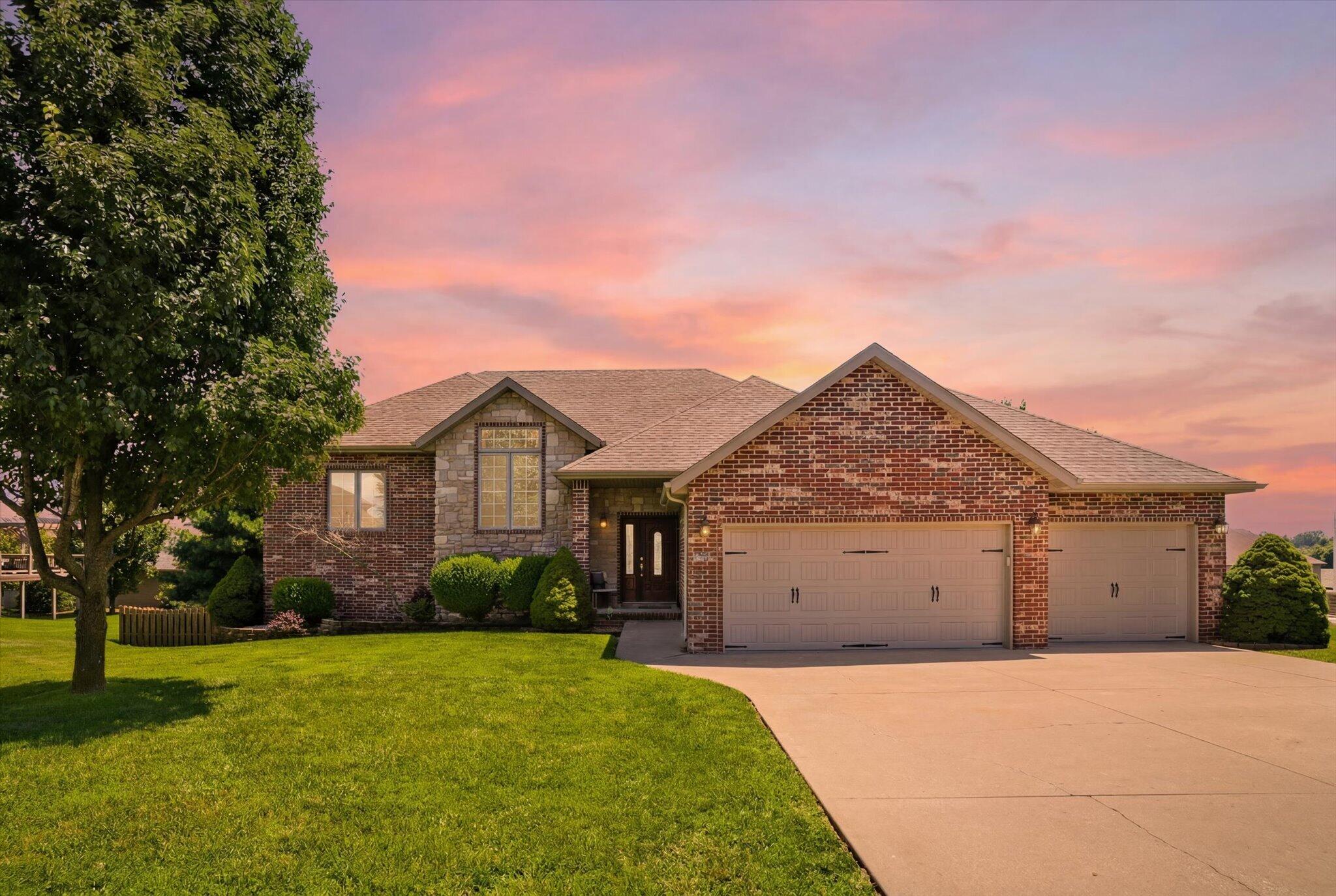 527 Snowbird Terrace
