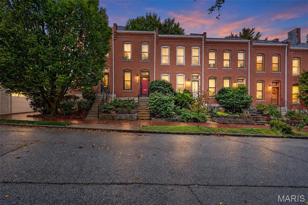 1309 Mackay Place