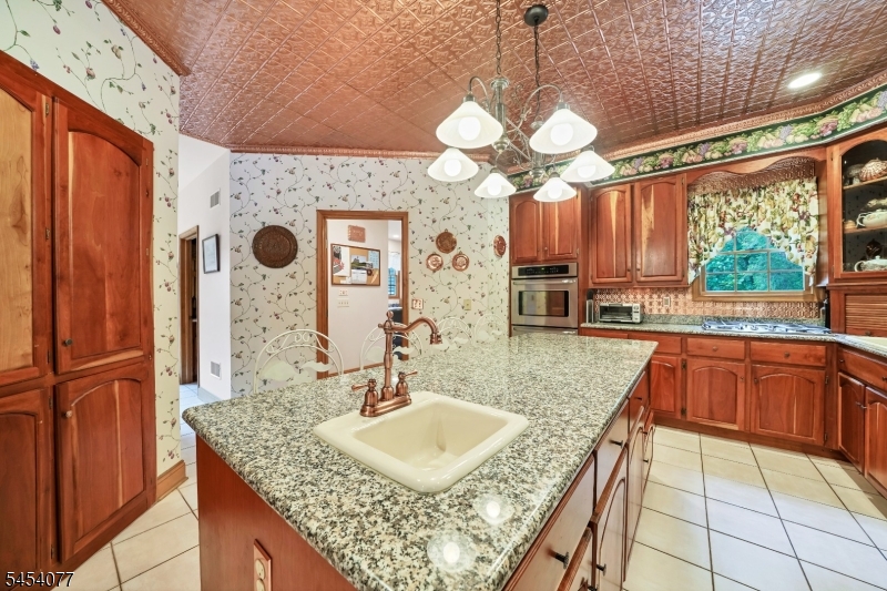 137 Lanning Rd — photo 12 of 38
