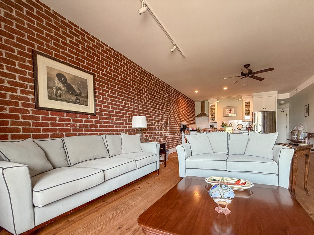 300 Mason Ave 3H