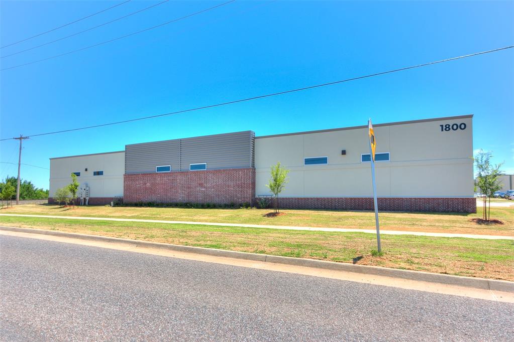 Modern warehouse built in 2020.  The front door has a large window to allow natural light inside the office with new vinyl flooring and a wall unit for heat and air.  There is a handicap accessible bathroom in the warehouse area for easy access from the garage or office.  The 12'x12' warehouse overhead door to the garage space leads you to a utility sink for easy cleanup. The garage space has a heater for the colder months of working in the large open space.
Available after December 17, 2025.