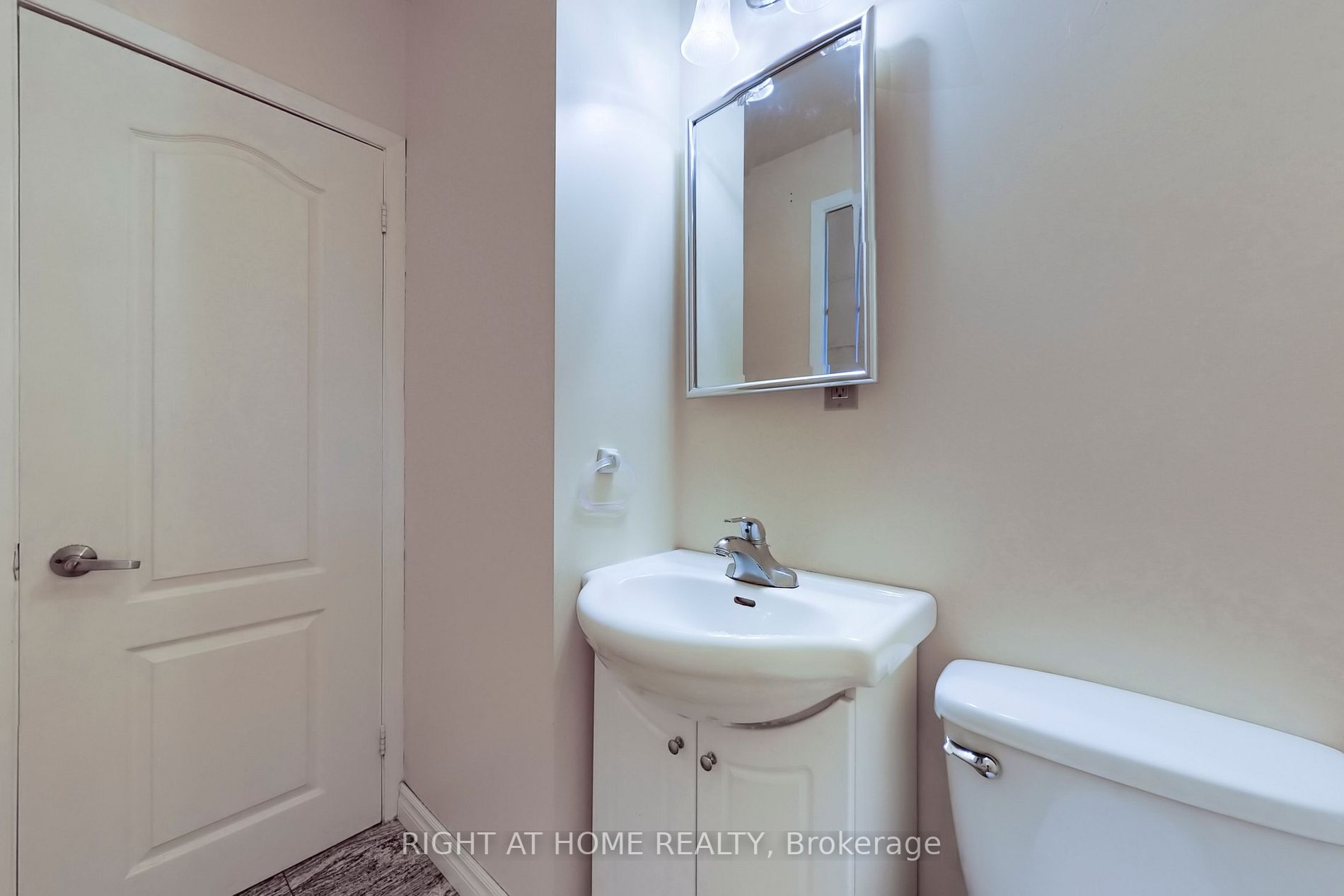 2 Farmview Cres