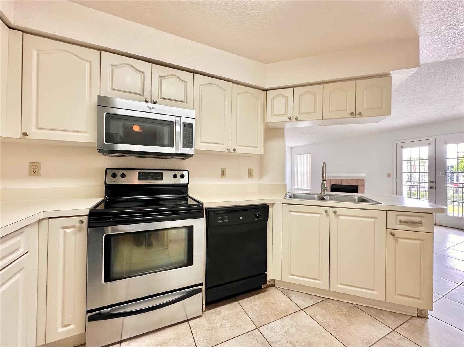 2550 N Alafaya Trail 12206