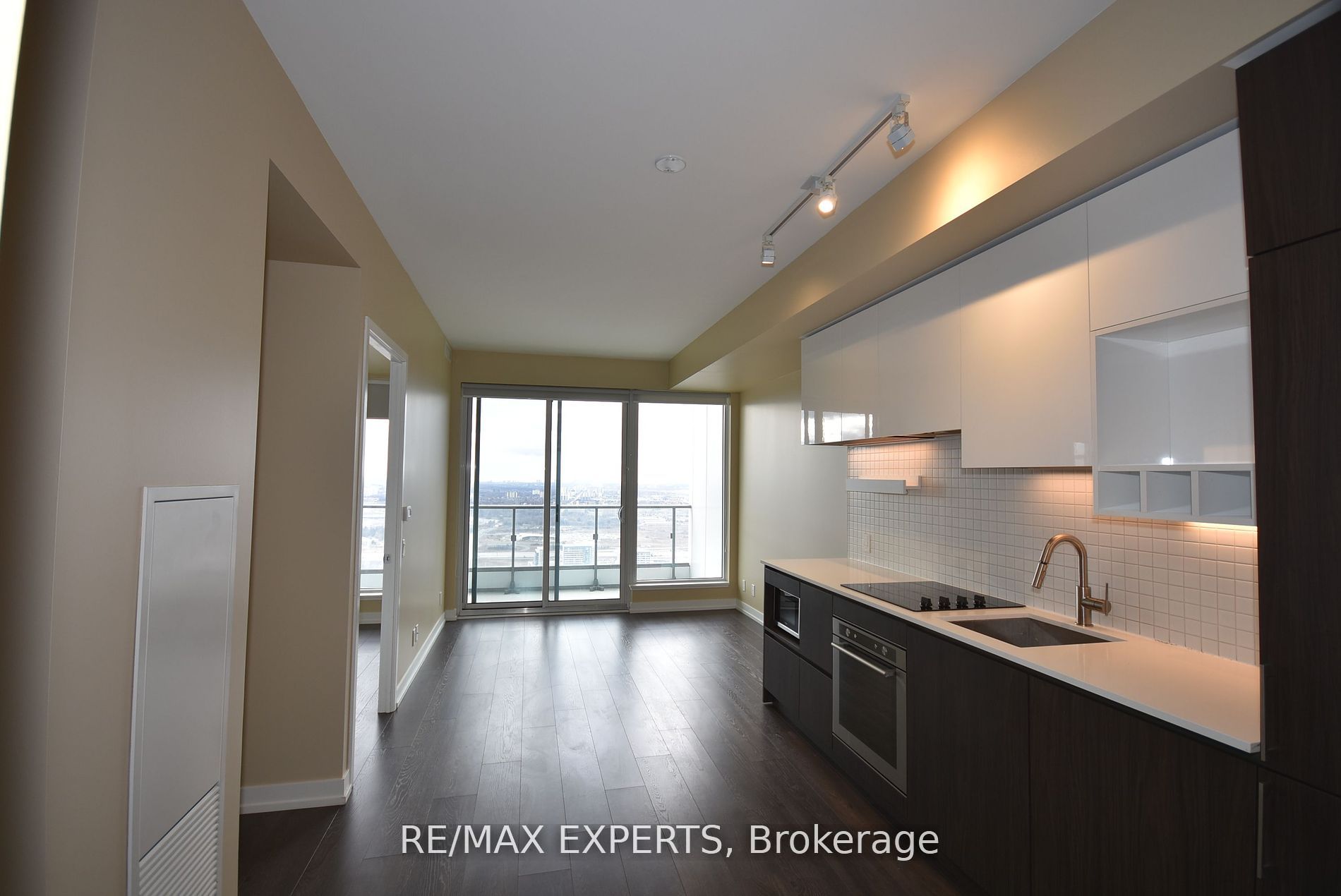5 Buttermill Ave 5905